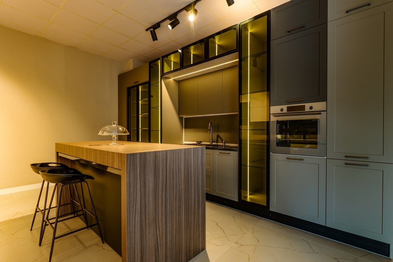Kartela Mutfak showroom ray dolap ve giyinme odası çözümleri
